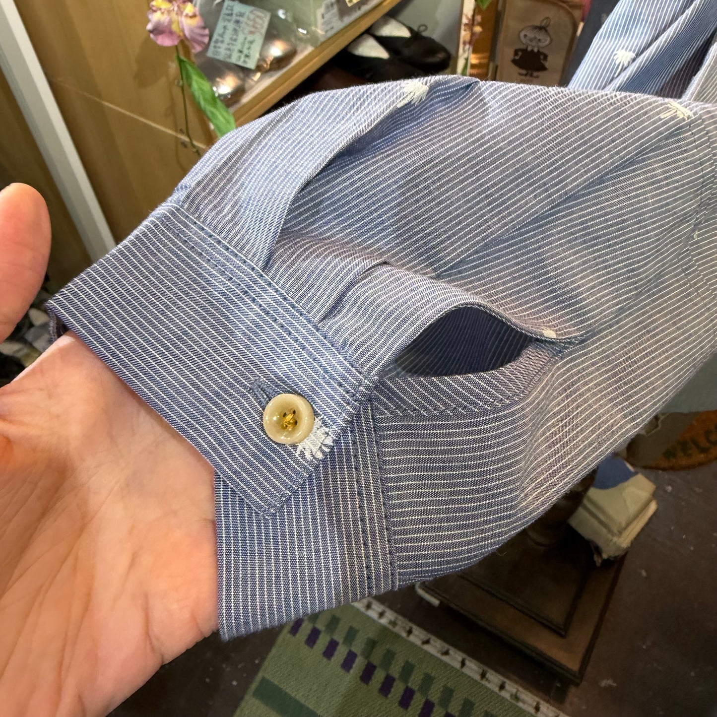 Yarra Neu X Sidogras Palm Tree Blue Shirt, made in Vietnam