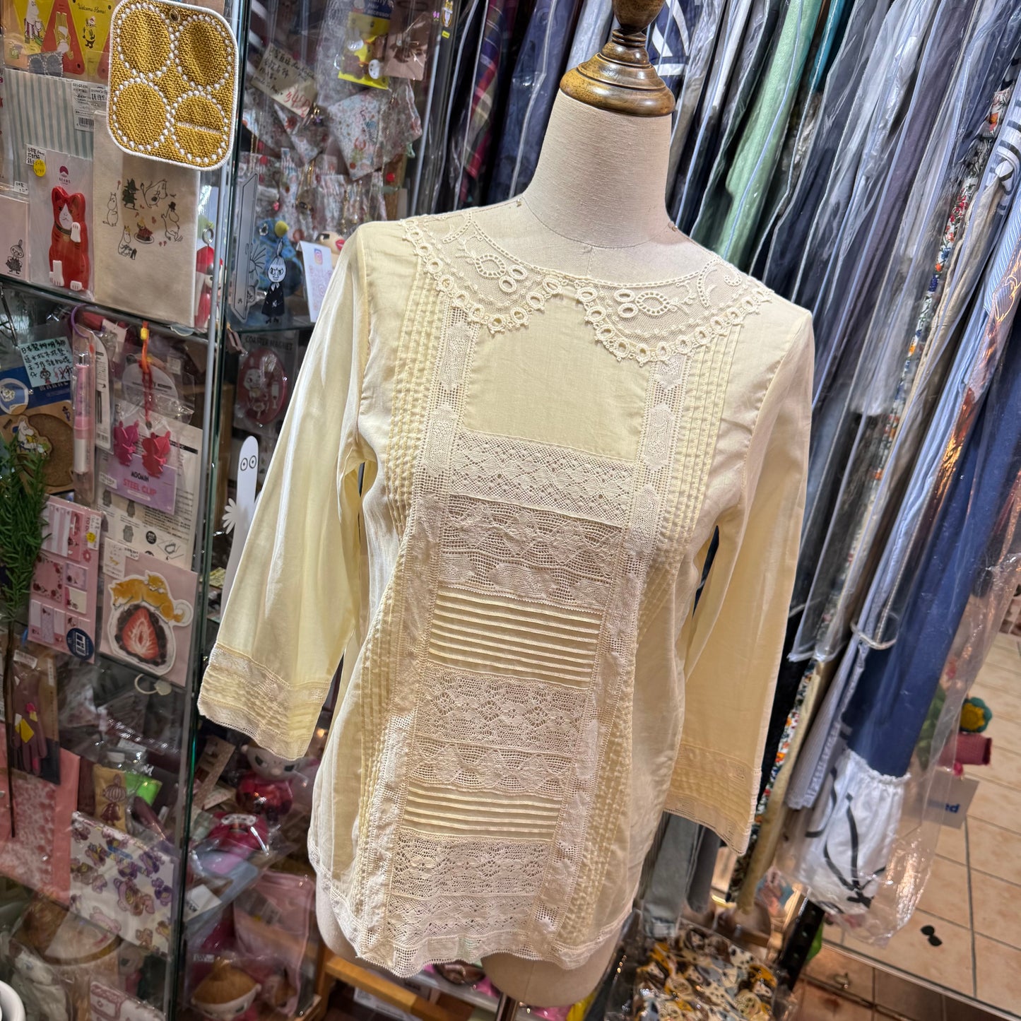 ďun à Dix Ivory Lace Top