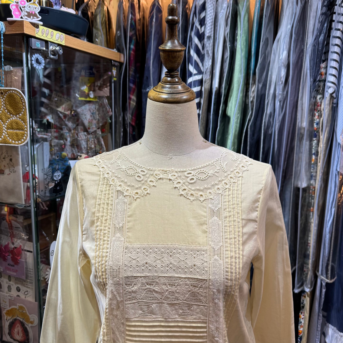 ďun à Dix Ivory Lace Top