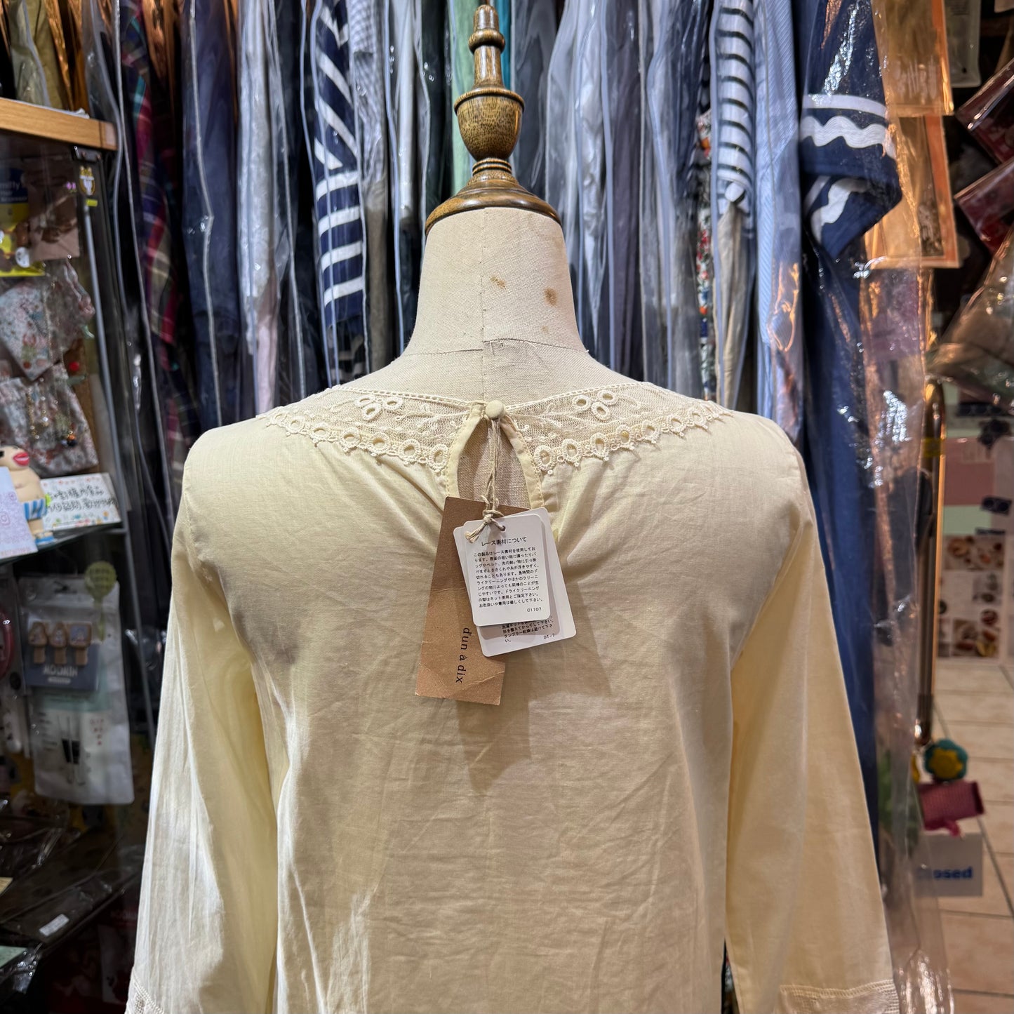ďun à Dix Ivory Lace Top