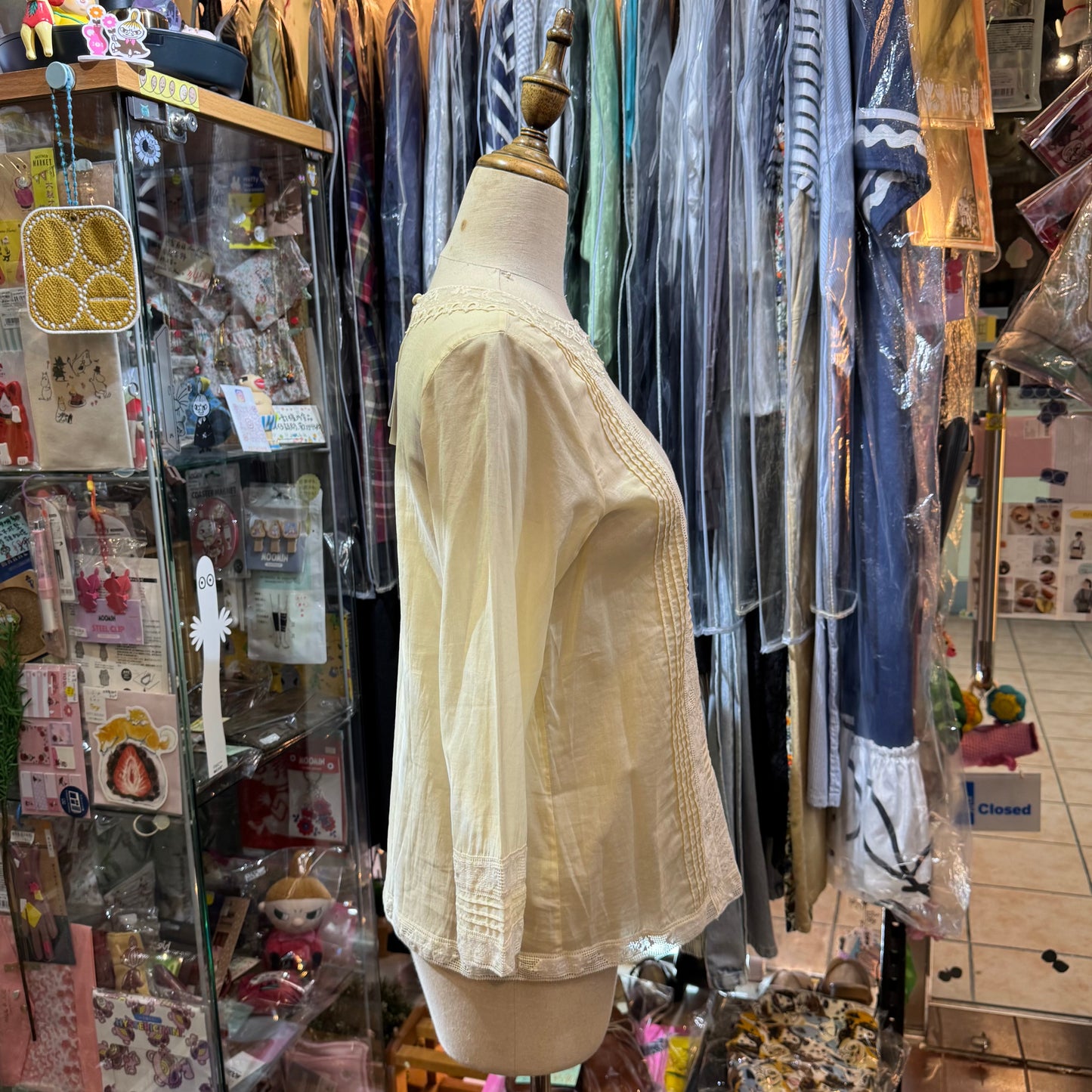 ďun à Dix Ivory Lace Top