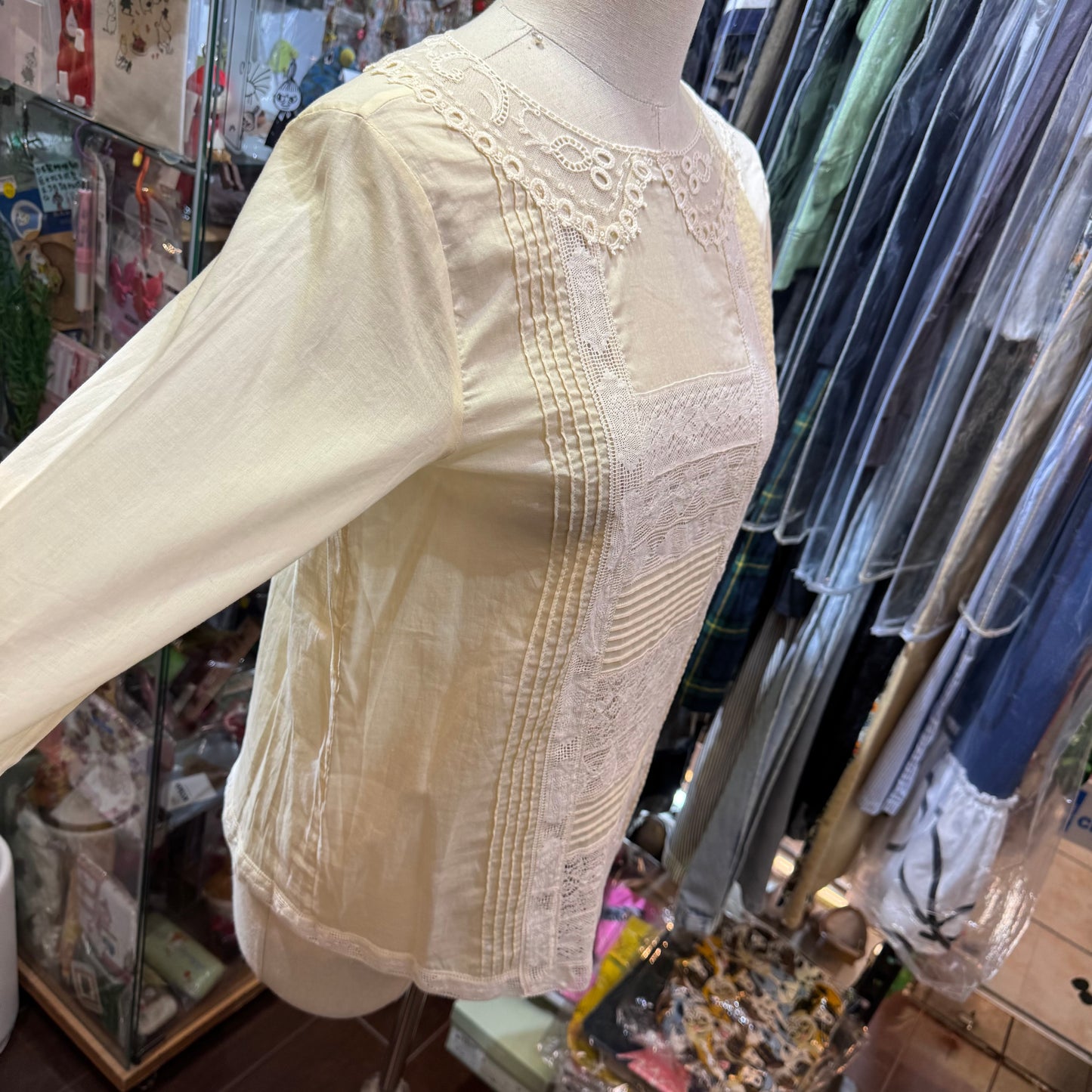 ďun à Dix Ivory Lace Top