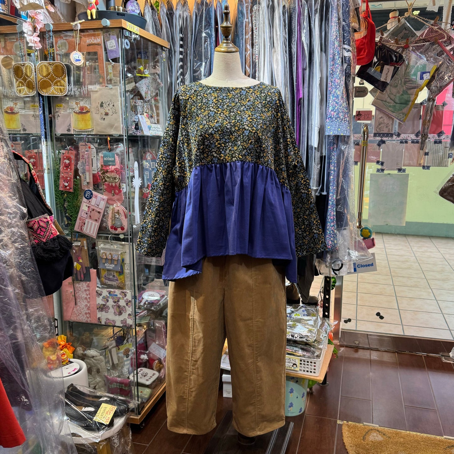 EXTRA20- Lueuf Floral Top, 2 Colors, made in Japan