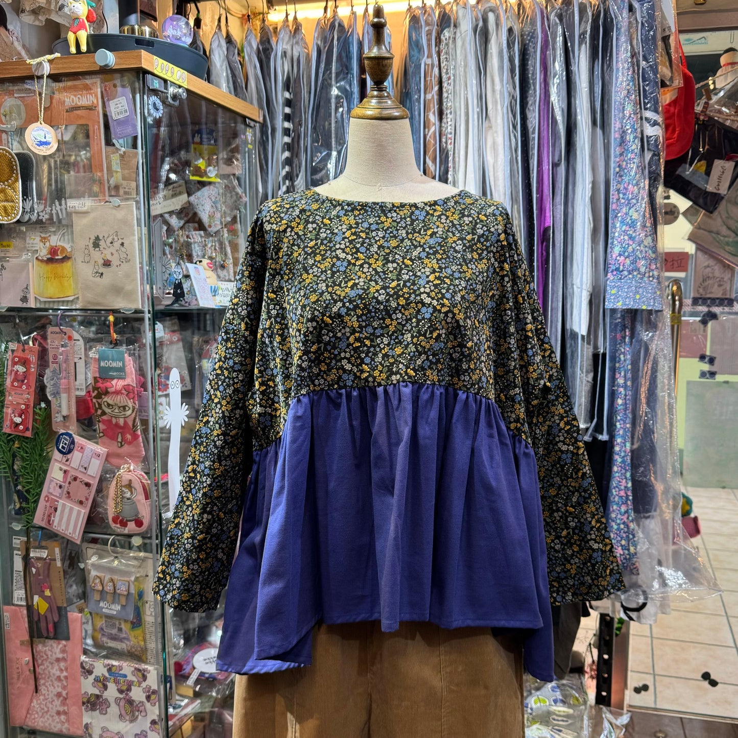 EXTRA20- Lueuf Floral Top, 2 Colors, made in Japan