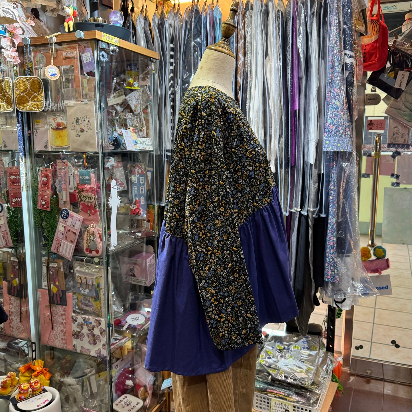 EXTRA20- Lueuf Floral Top, 2 Colors, made in Japan