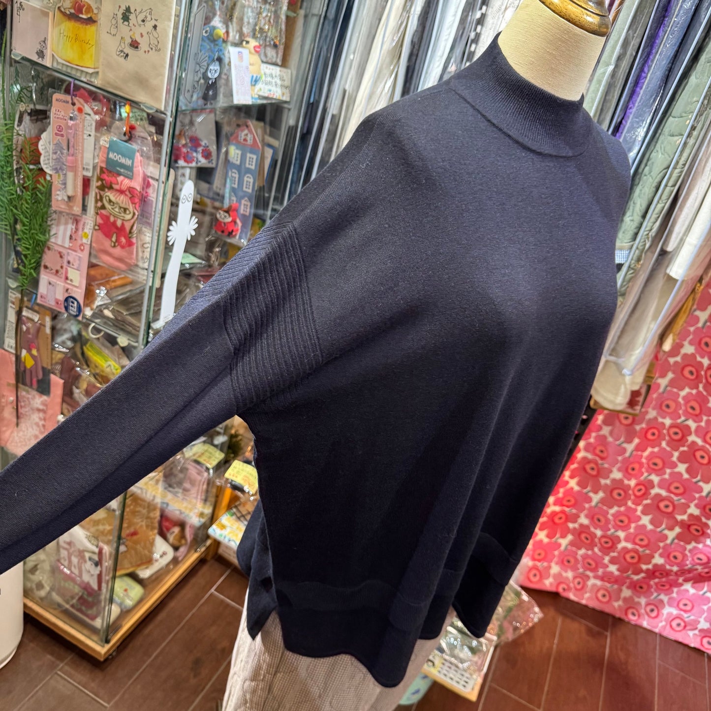 CEaRet Navy Long Top