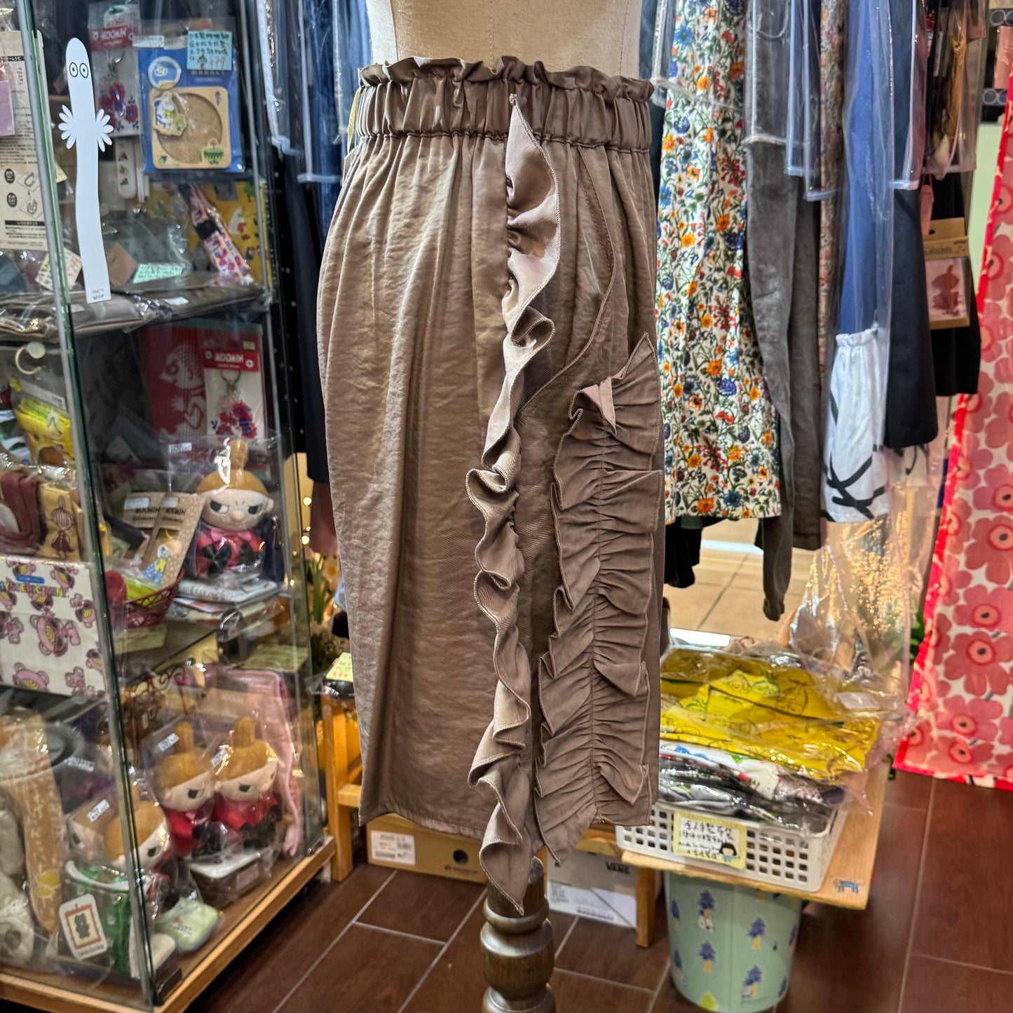 EXTRA30- Unica Brown Frill Shorts, Size F (155-165)