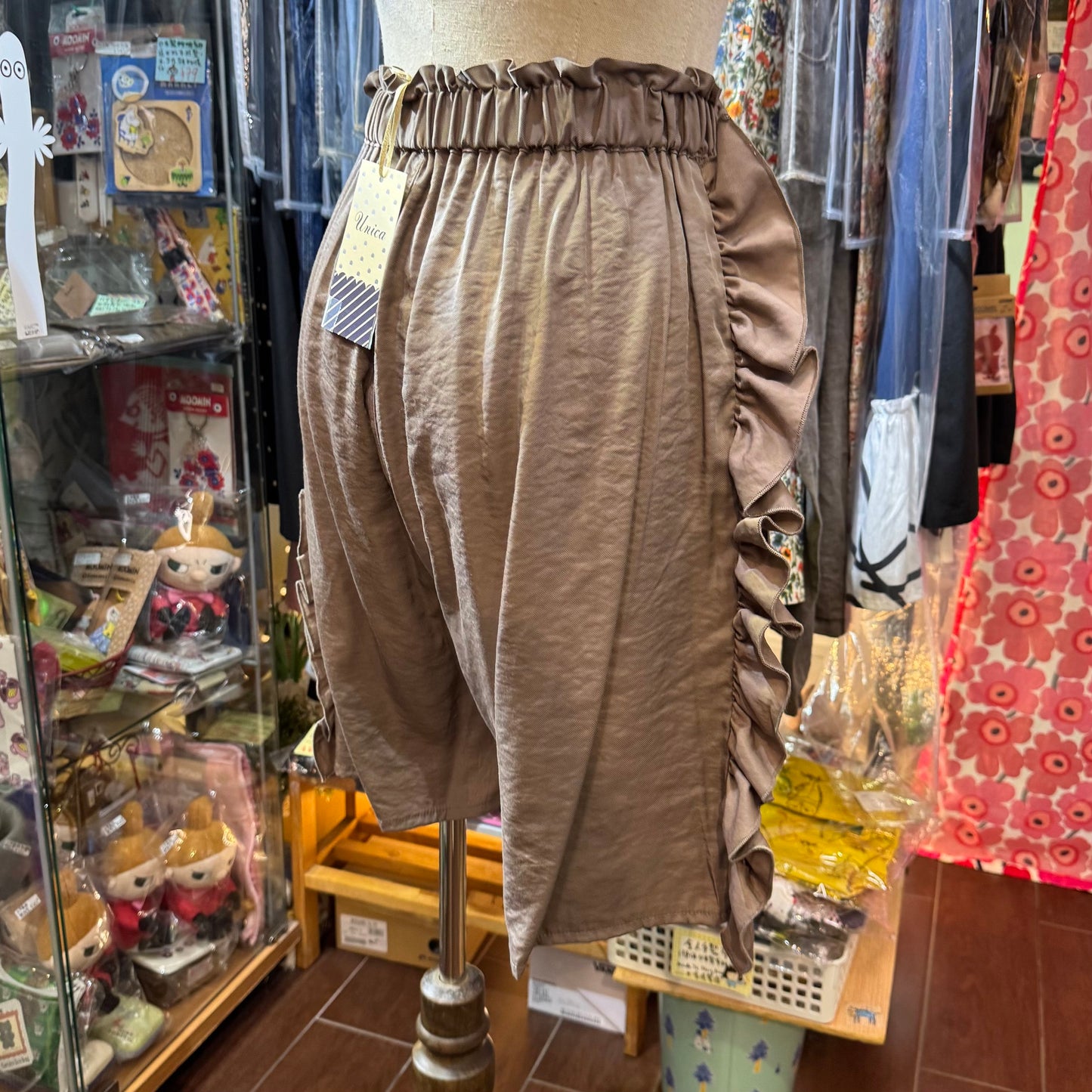 EXTRA30- Unica Brown Frill Shorts, Size F (155-165)