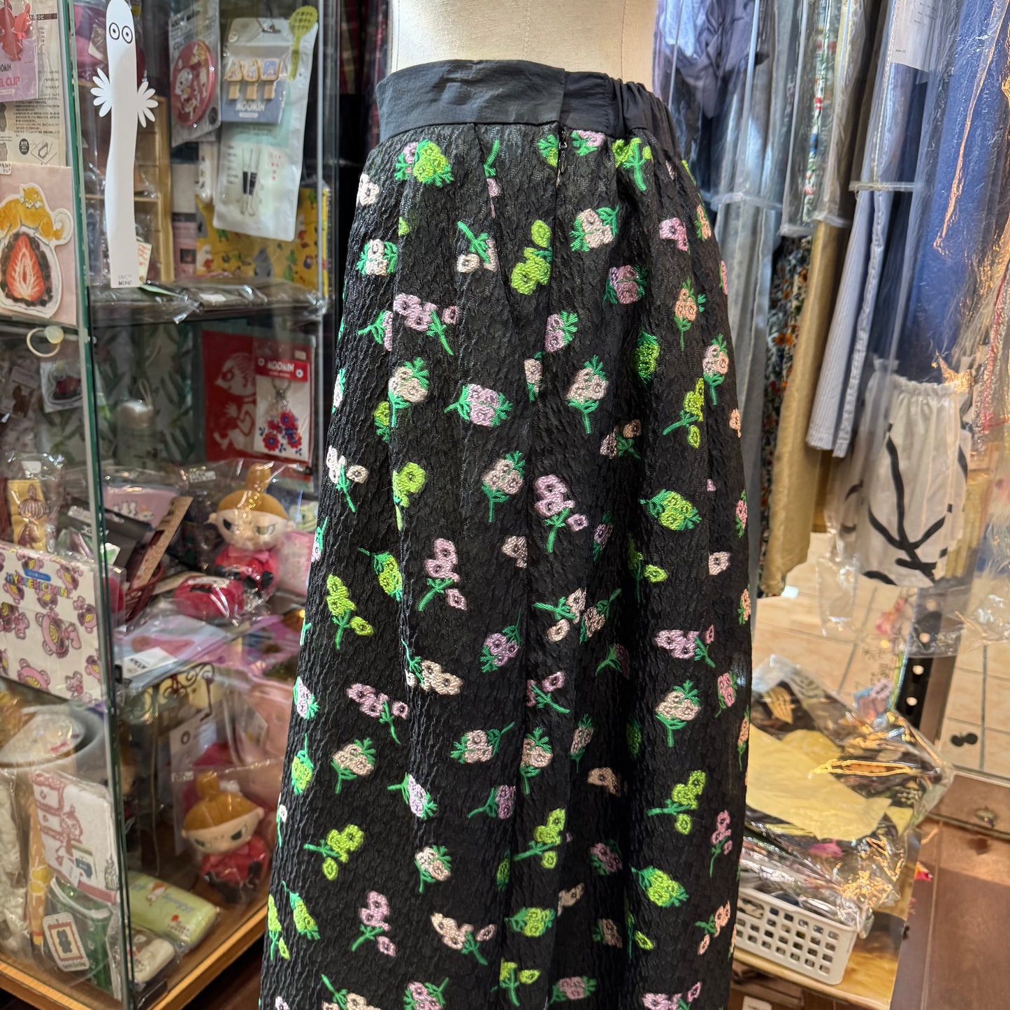 Kittle Black Flower Jacquard Skirt, made in Korea