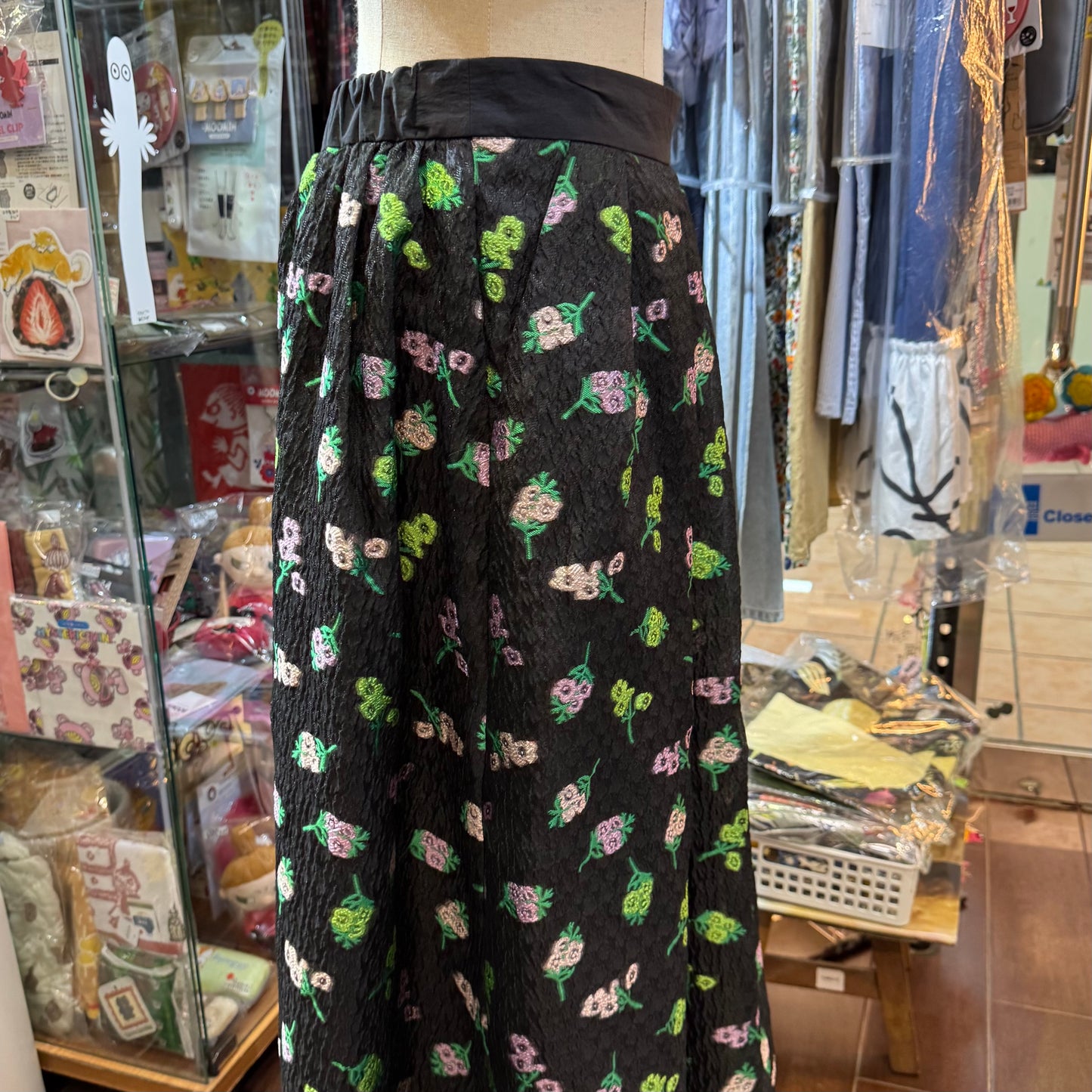 Kittle Black Flower Jacquard Skirt, made in Korea