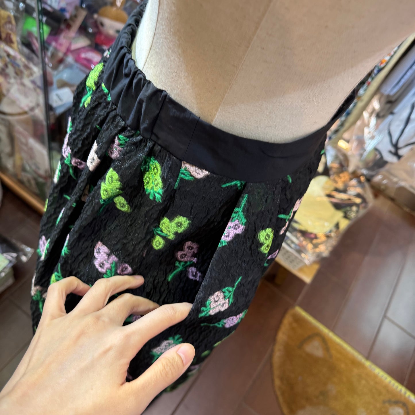 Kittle Black Flower Jacquard Skirt, made in Korea