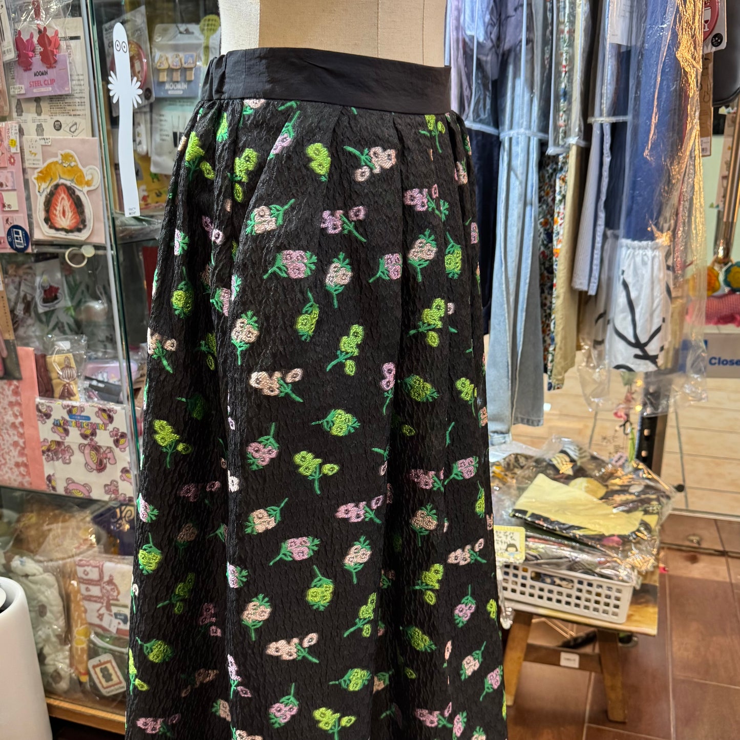 Kittle Black Flower Jacquard Skirt, made in Korea