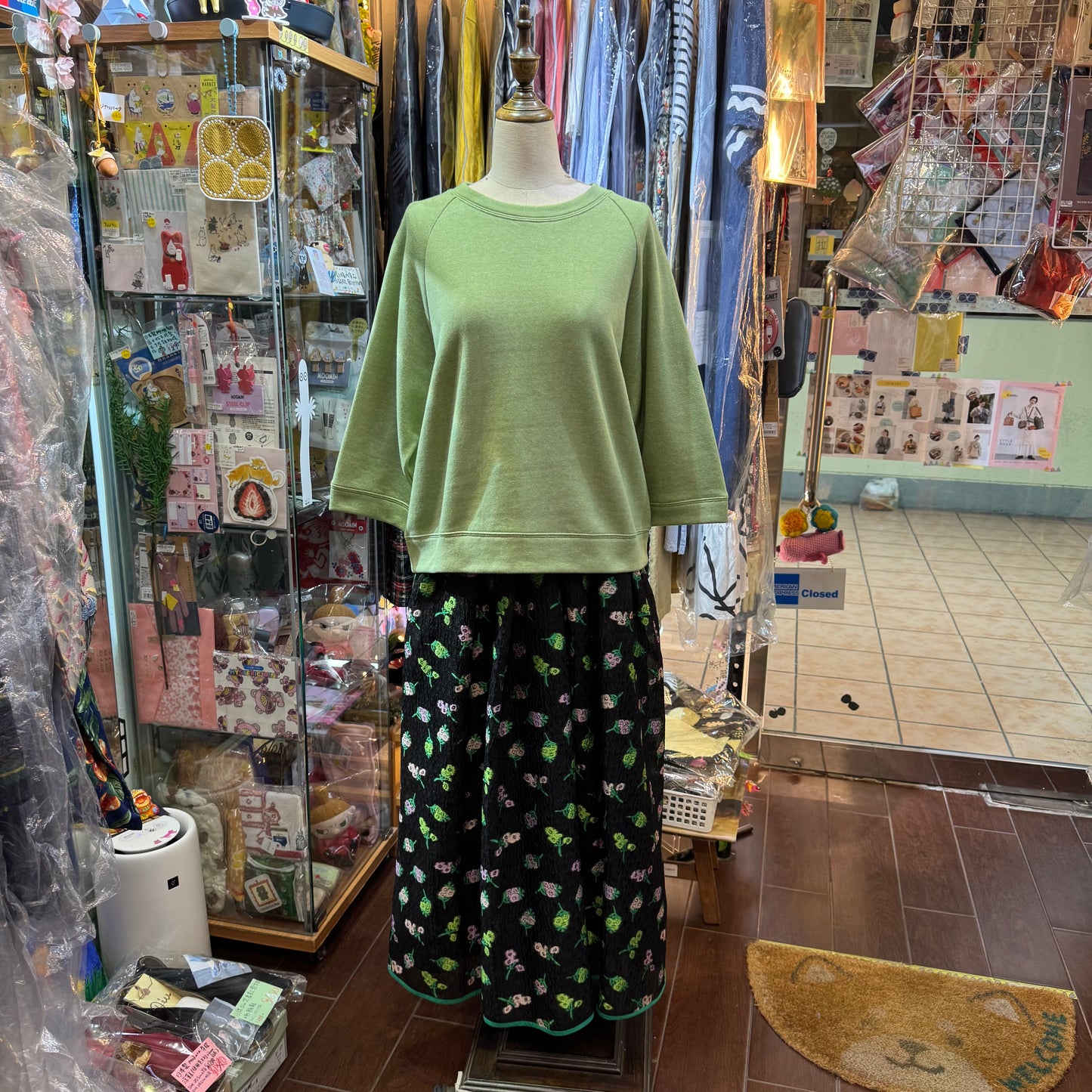 Kittle Black Flower Jacquard Skirt, made in Korea