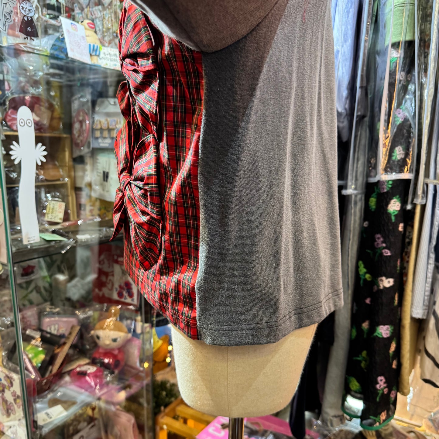 Drowse and Yet… Checked Ribbon Charcoal Cardigan, made in Japan
