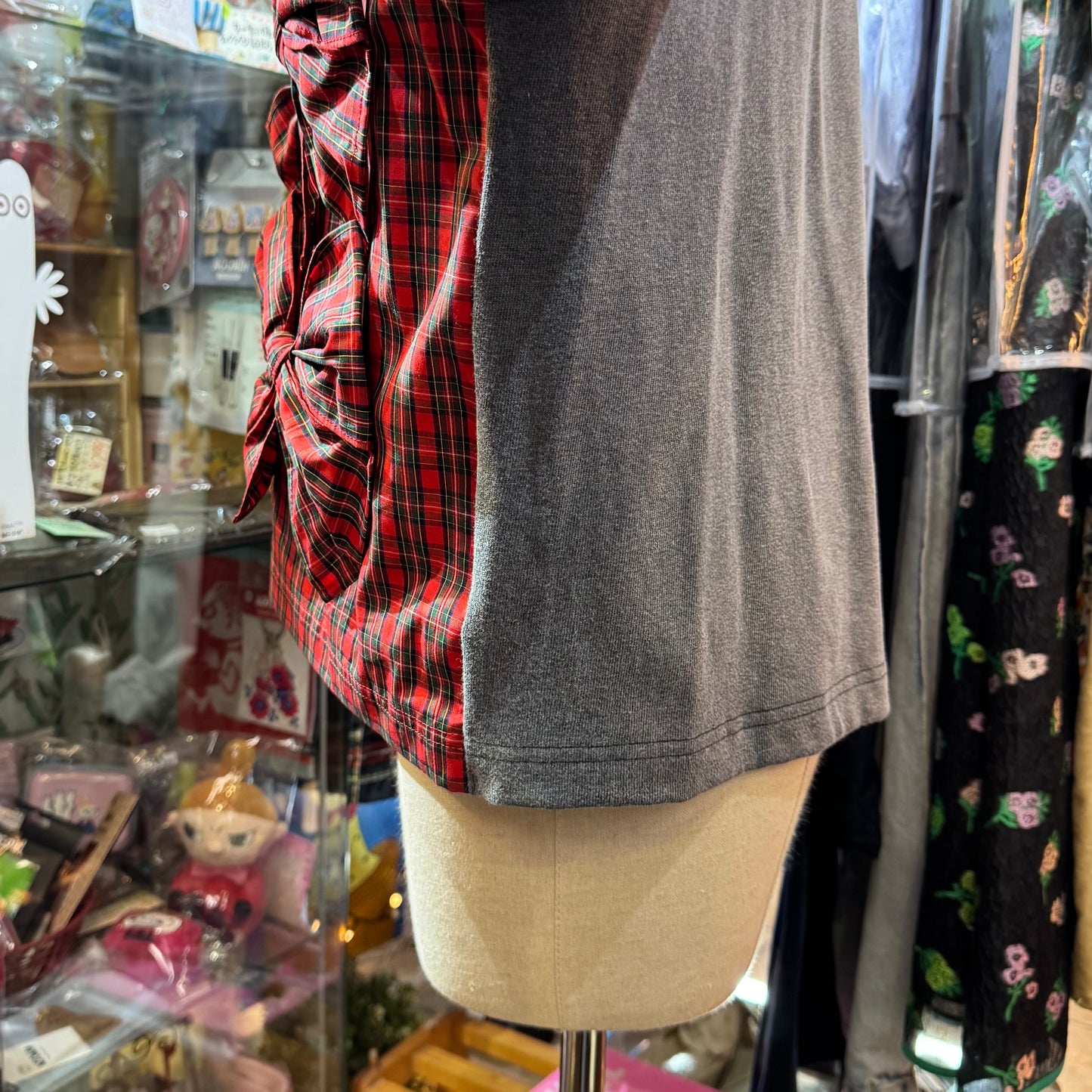 Drowse and Yet… Checked Ribbon Charcoal Cardigan, made in Japan