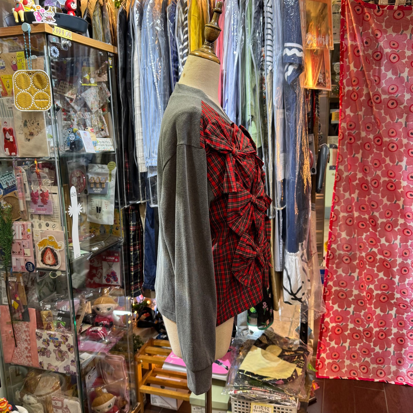 Drowse and Yet… Checked Ribbon Charcoal Cardigan, made in Japan