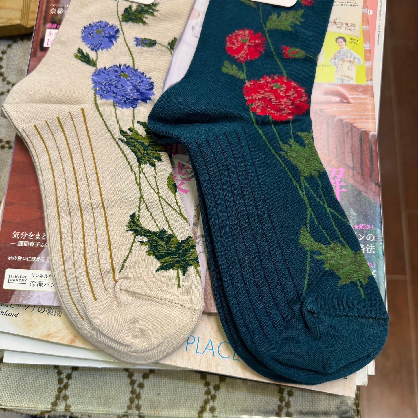 ande Floral Socks, 2 Colors, made in Japan