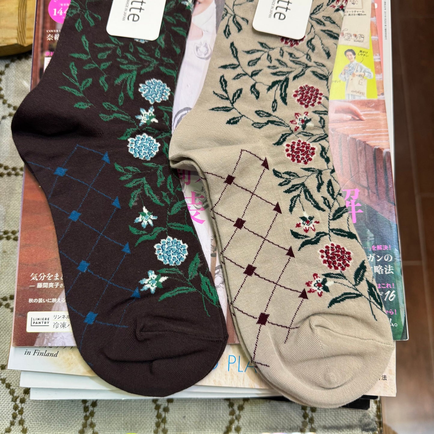 ande Floral Socks, 2 Colors, made in Japan