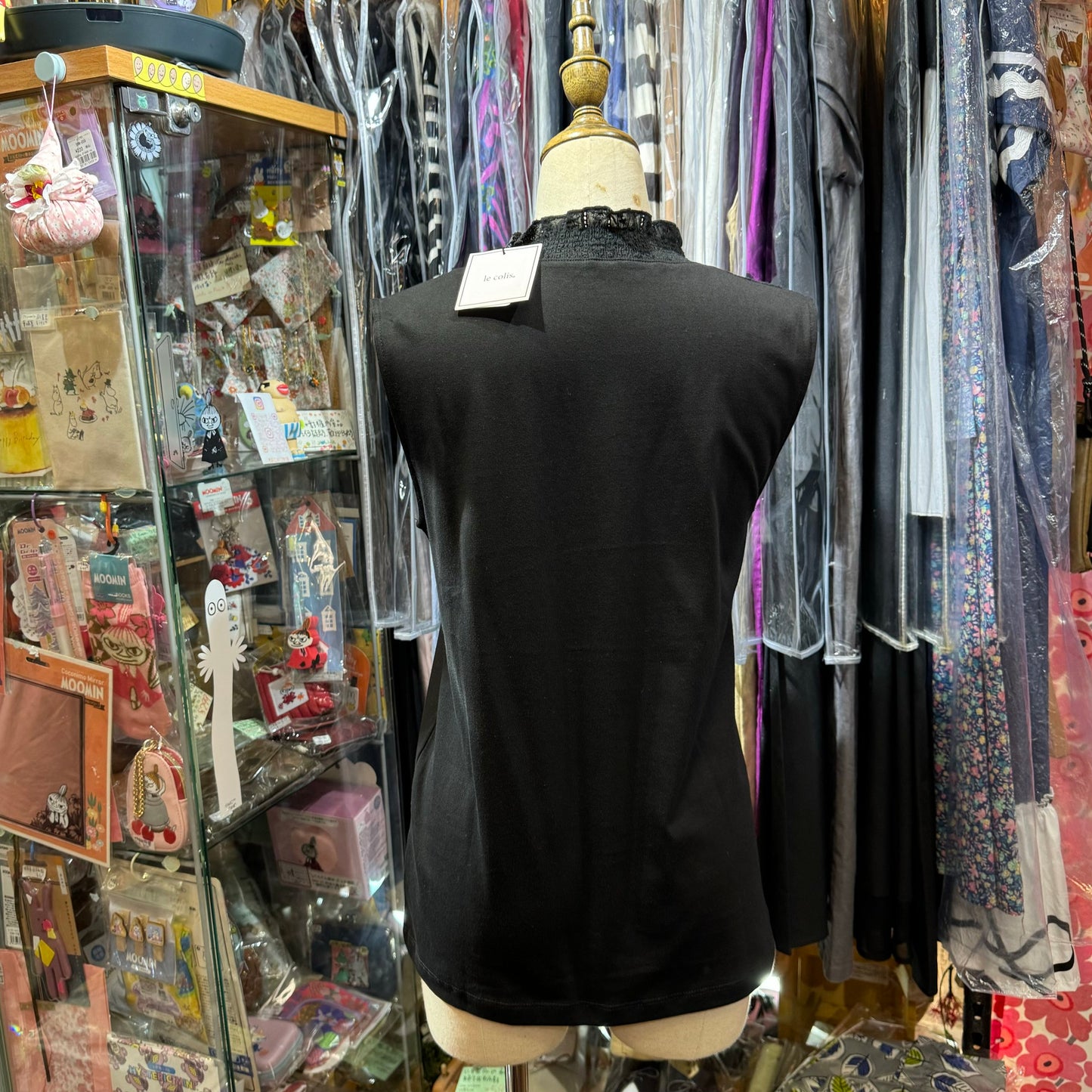 Sale- Le colis Lace Vest Top, 2 Colors