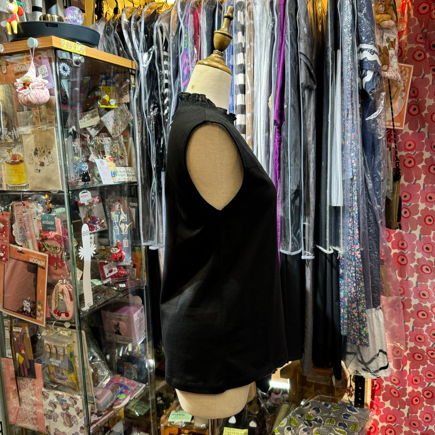 Sale- Le colis Lace Vest Top, 2 Colors