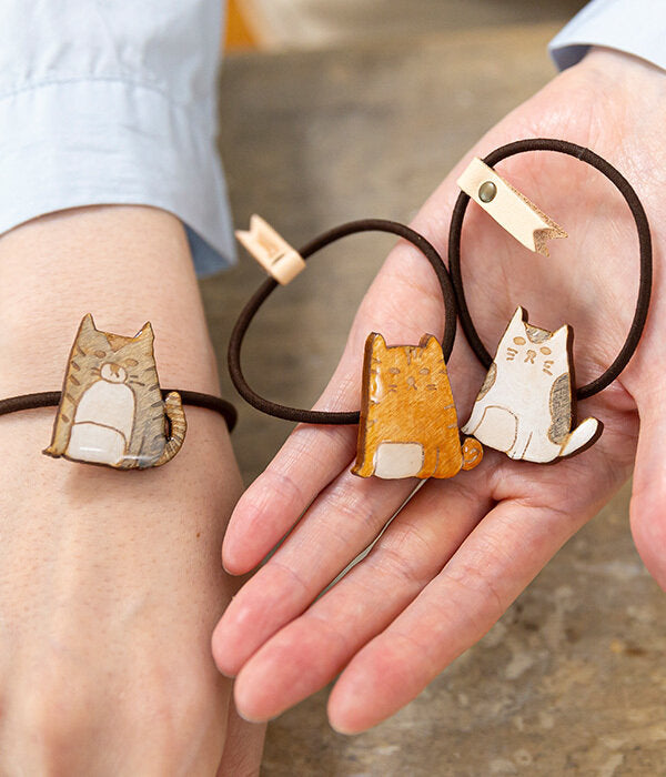 Kanmi Caramel Cat Wooden Hair Band, made in Japan