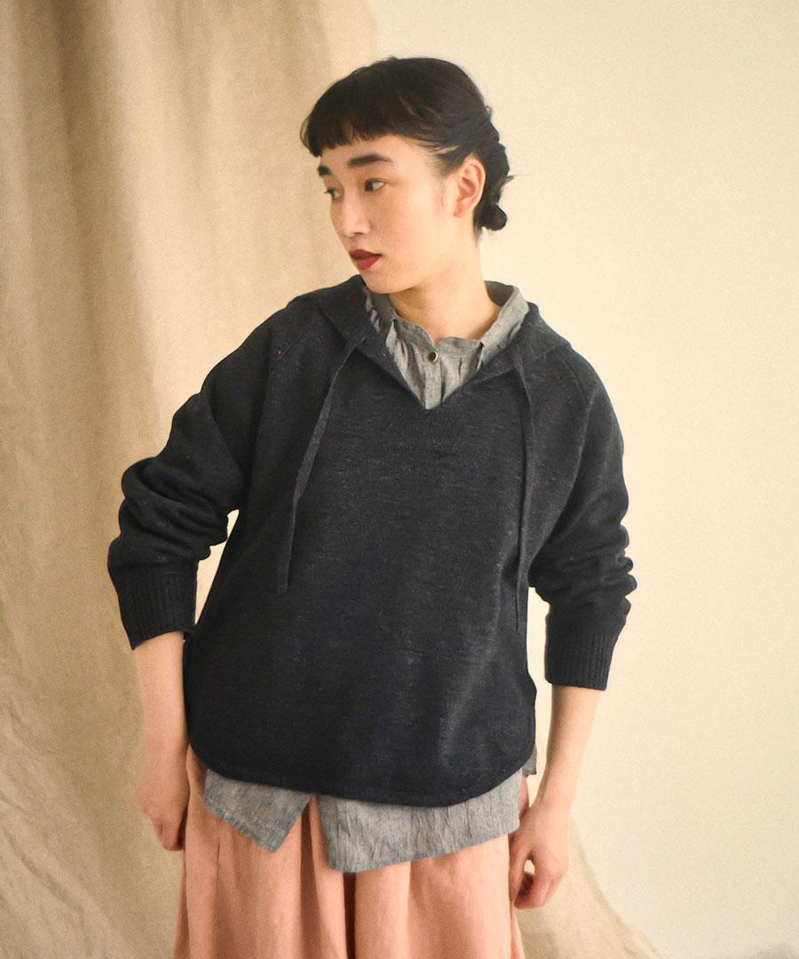 Tumugu Charcoal Embroidery Sweater