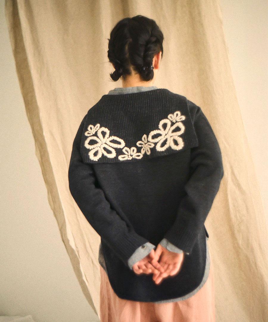 Tumugu Charcoal Embroidery Sweater