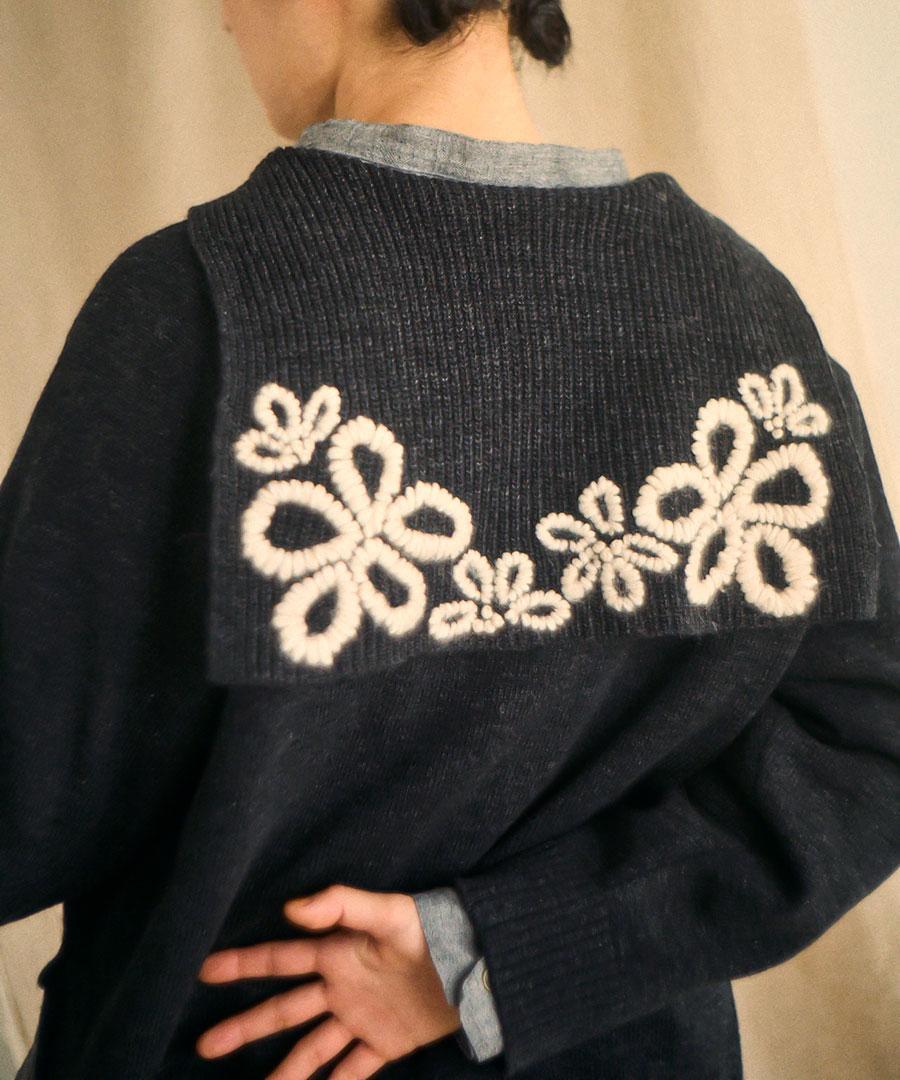 Tumugu Charcoal Embroidery Sweater
