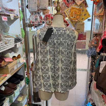 e'ternite' de Soi-e Sleeveless Jacquard Blouse Vest, made in India