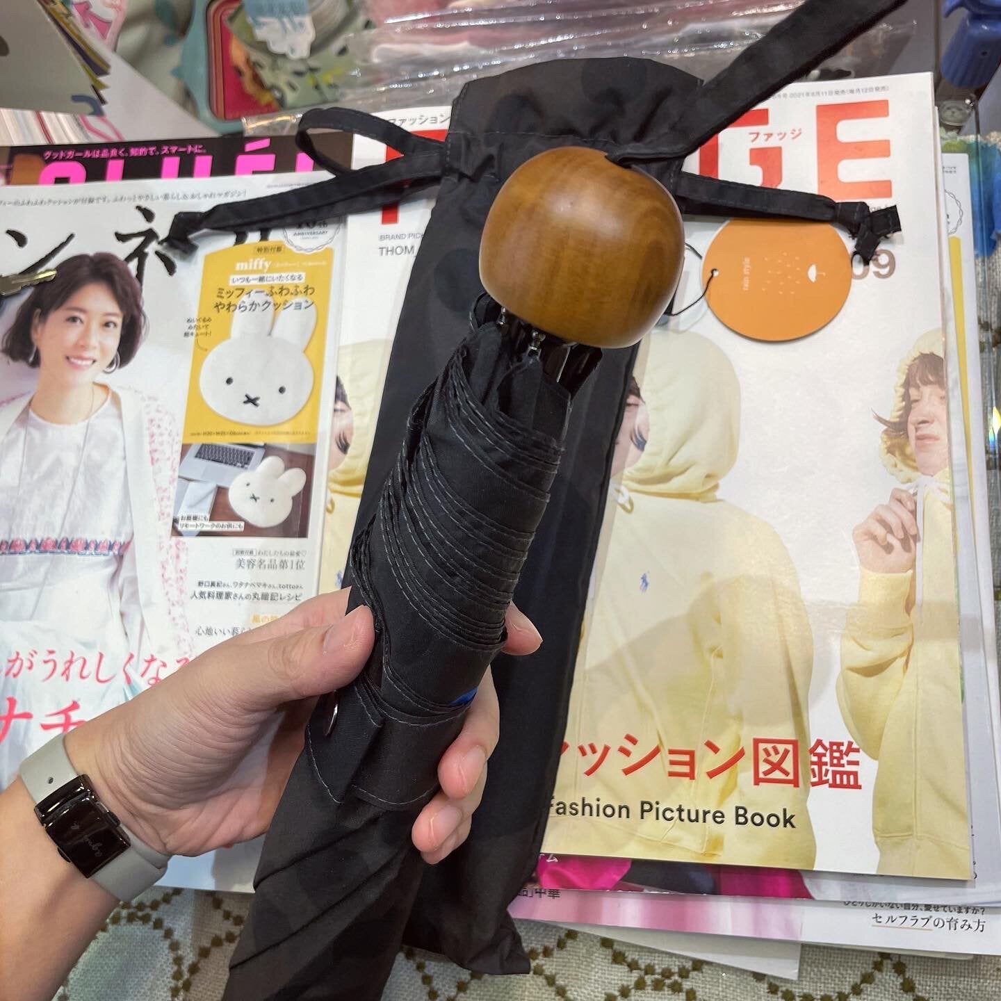 Maru Black Dots Umbrella