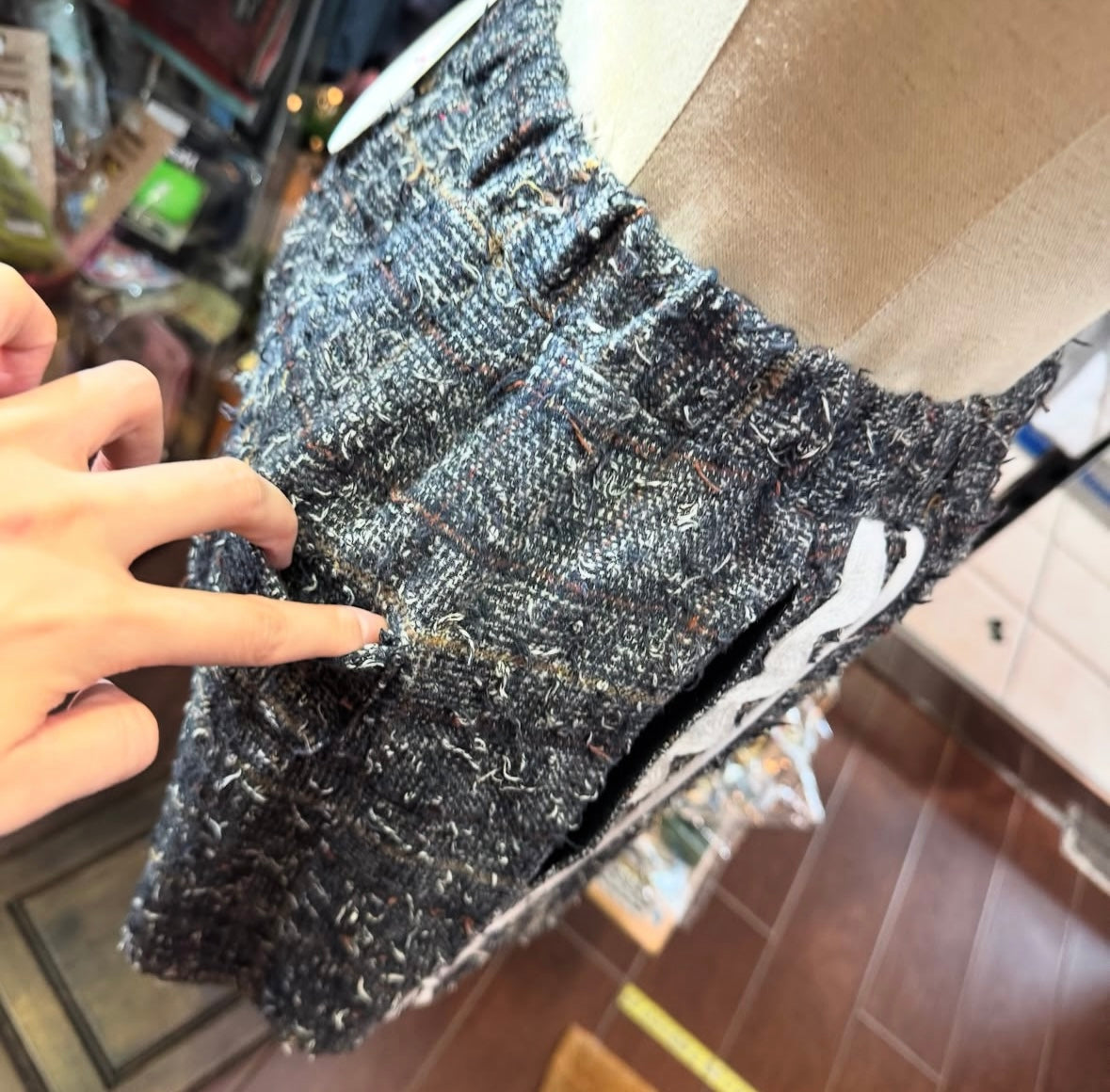 EXTRA30- Frankygrow Tweed Checked Brown Short Pants, made in Japan, size  F2