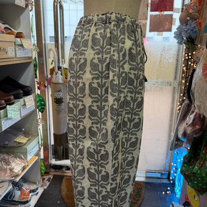 e’ternite’ de Soi-e Jacquard Pants, made in India