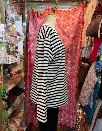 Aug Black x White Striped T-shirt, size 2, made in Japan