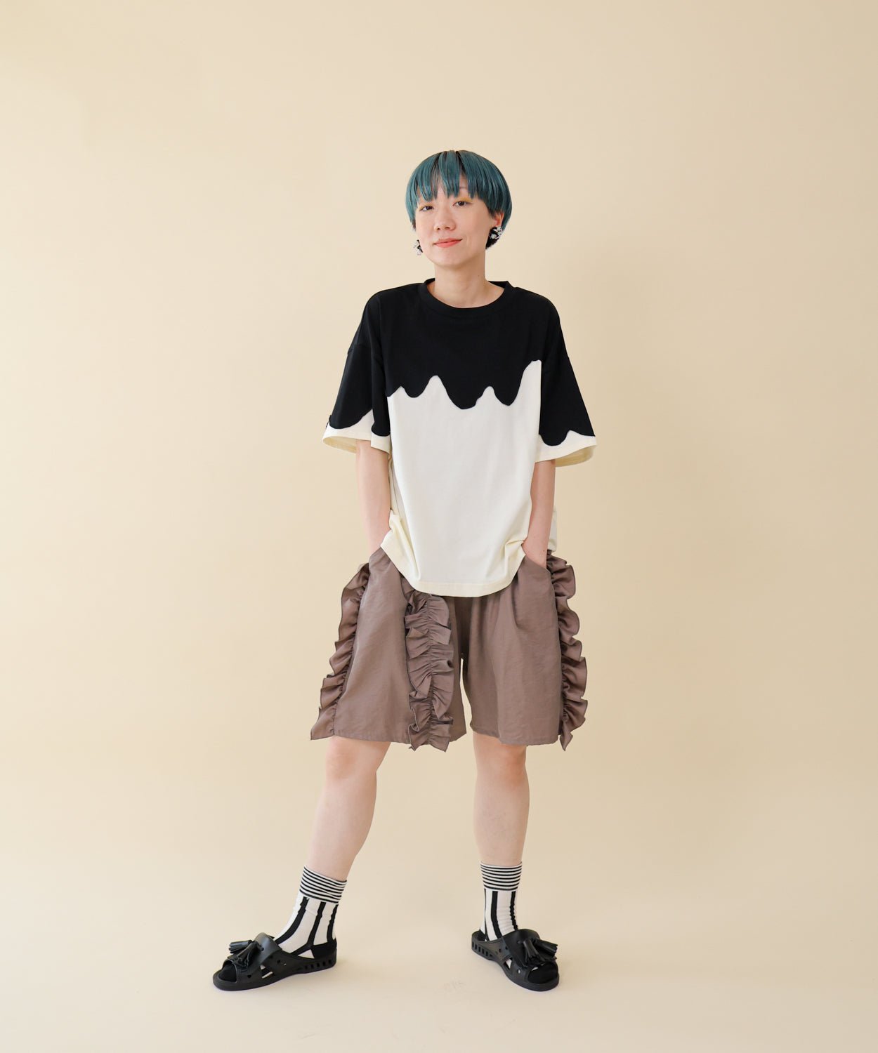 EXTRA30- Unica Brown Frill Shorts, Size F (155-165)