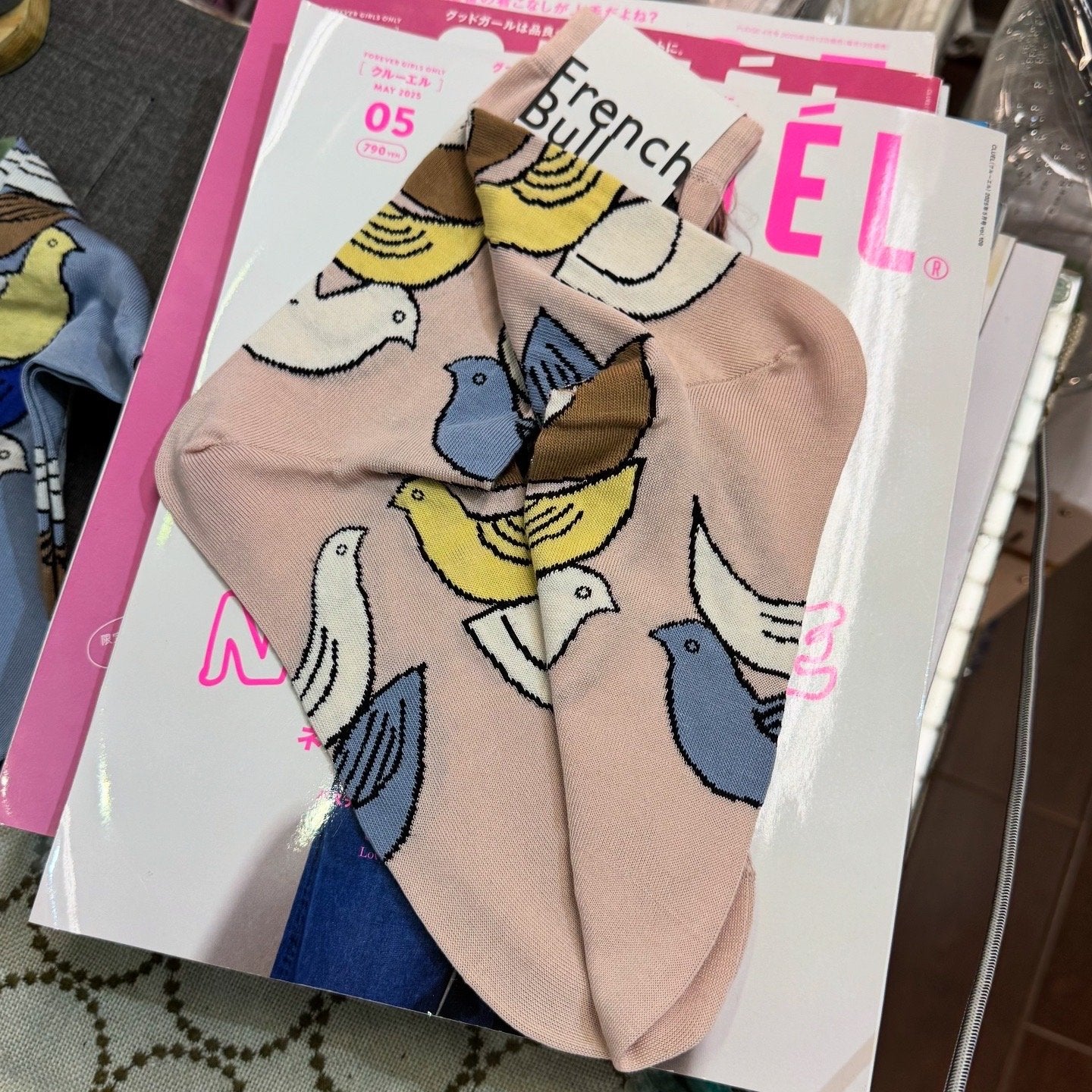 French Bull Birds Socks, 2 Colors, made in Japan