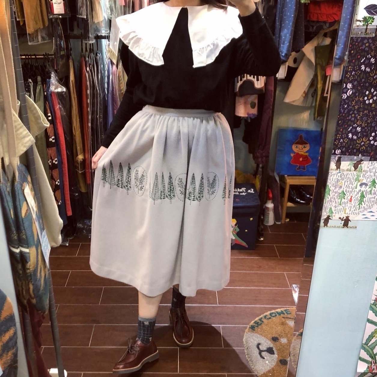 EXTRA20- Haupia Oak Embroidery Grey Skirt, made in Japan