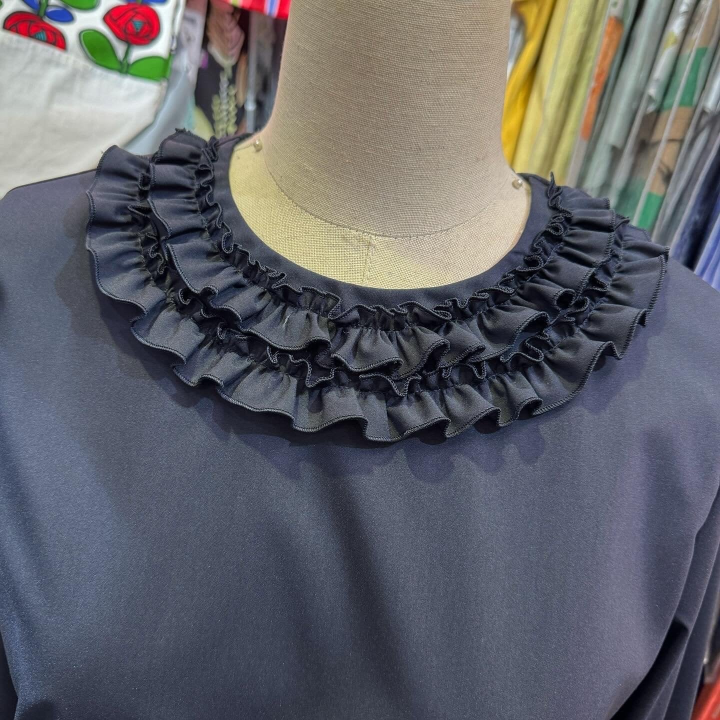 EXTRA20- Sono Navy Ruffles Collar Top, made in Japan