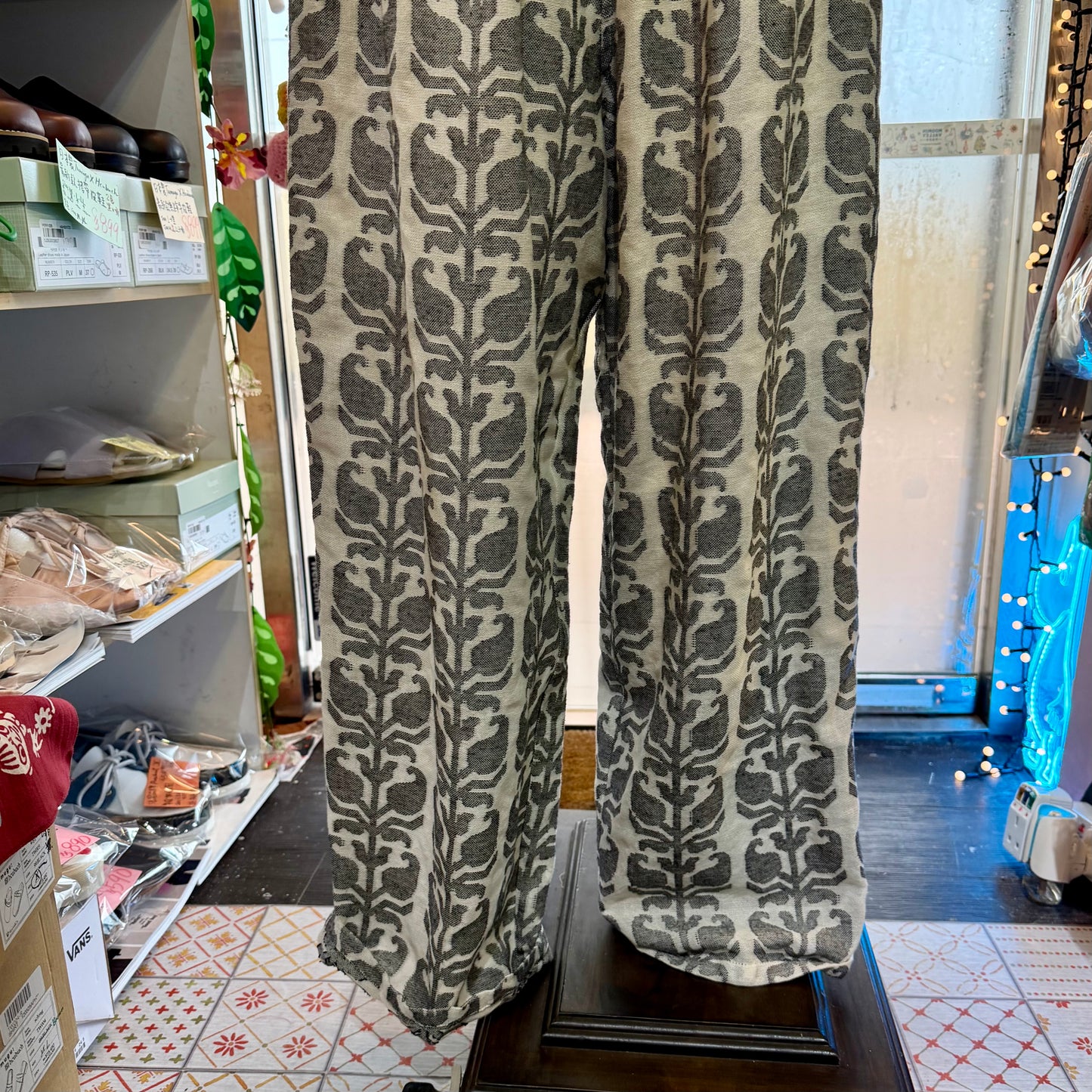 e’ternite’ de Soi-e Jacquard Pants, made in India