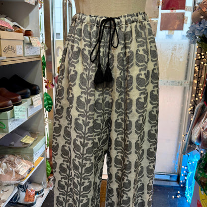 e’ternite’ de Soi-e Jacquard Pants, made in India