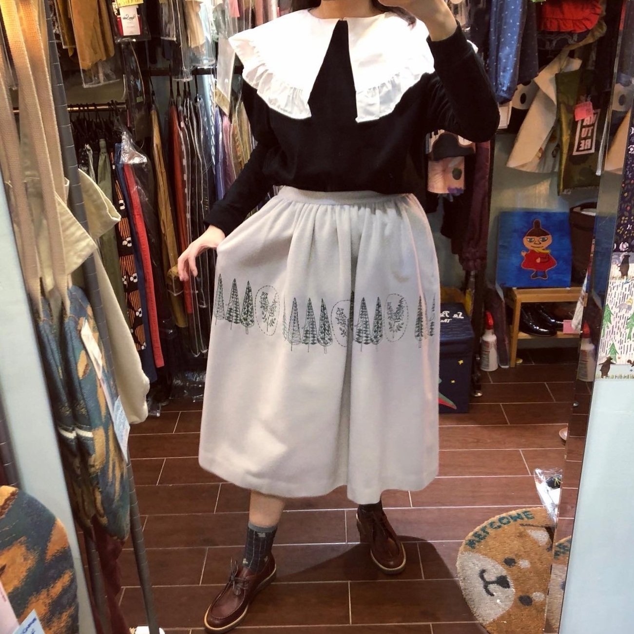 EXTRA20- Haupia Oak Embroidery Grey Skirt, made in Japan