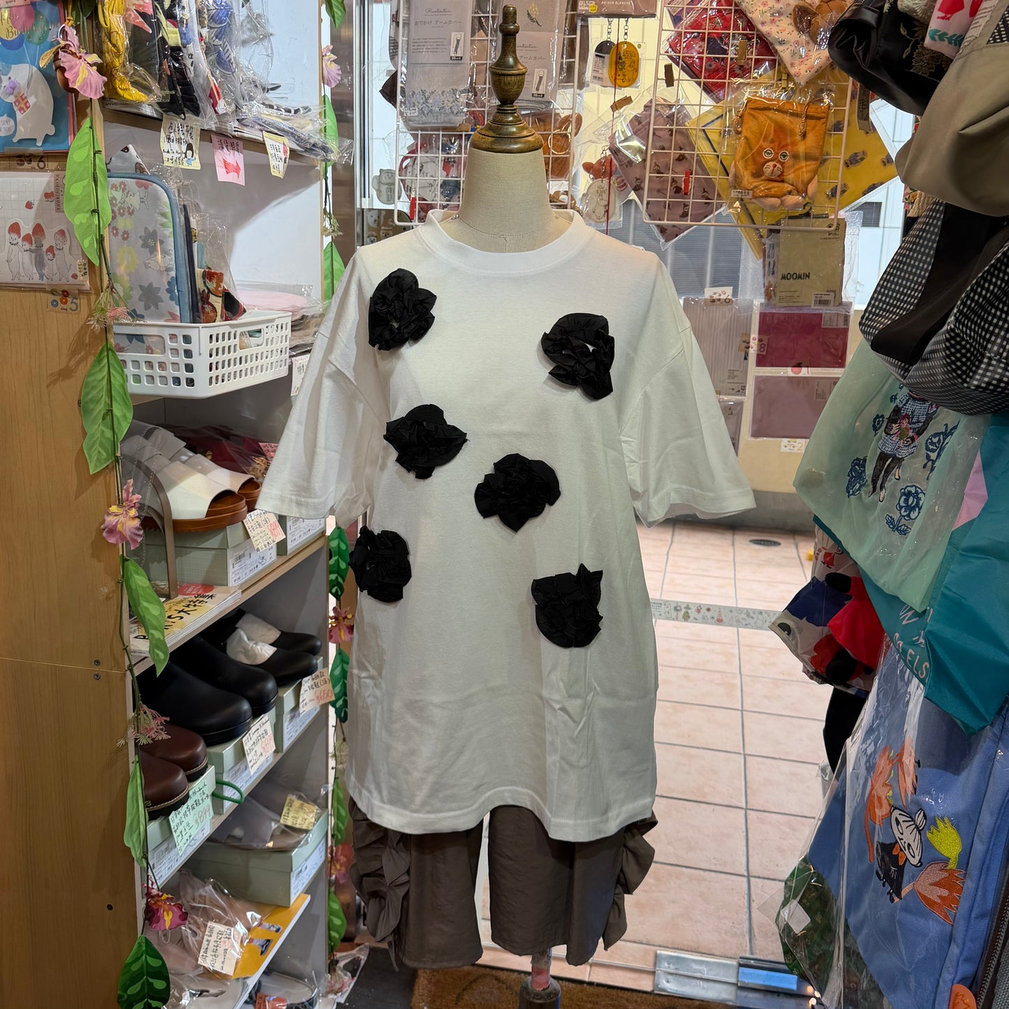 Iki 3D Cupra Embroidery Flower T-shirt, 2 Colors, size S, M, made in Japan