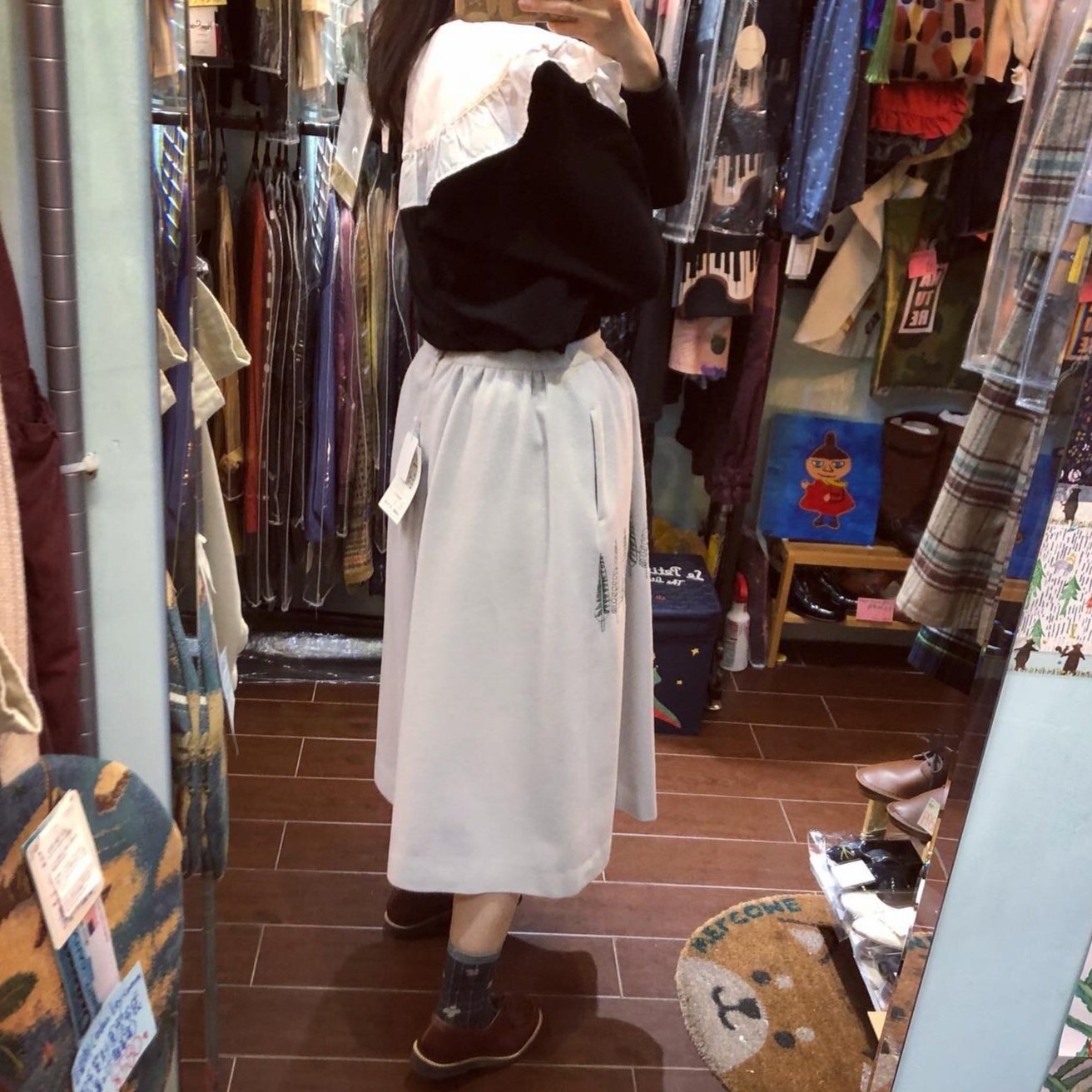 EXTRA20- Haupia Oak Embroidery Grey Skirt, made in Japan
