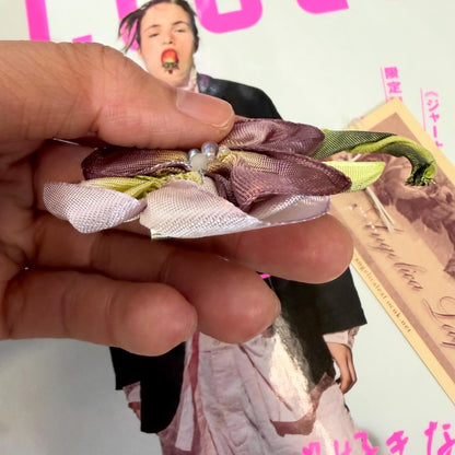 AngelicaLeaf  Vintage Ribbon Pansy Brooch, made in Japan