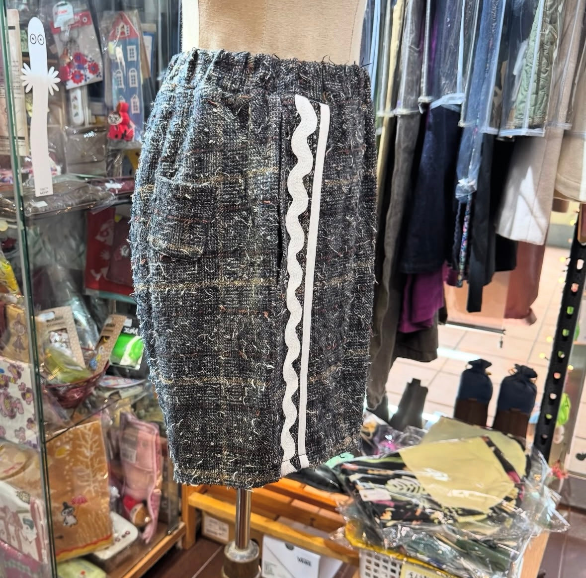 EXTRA30- Frankygrow Tweed Checked Brown Short Pants, made in Japan, size  F2