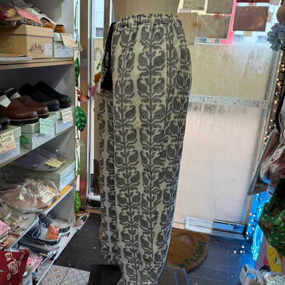 e’ternite’ de Soi-e Jacquard Pants, made in India