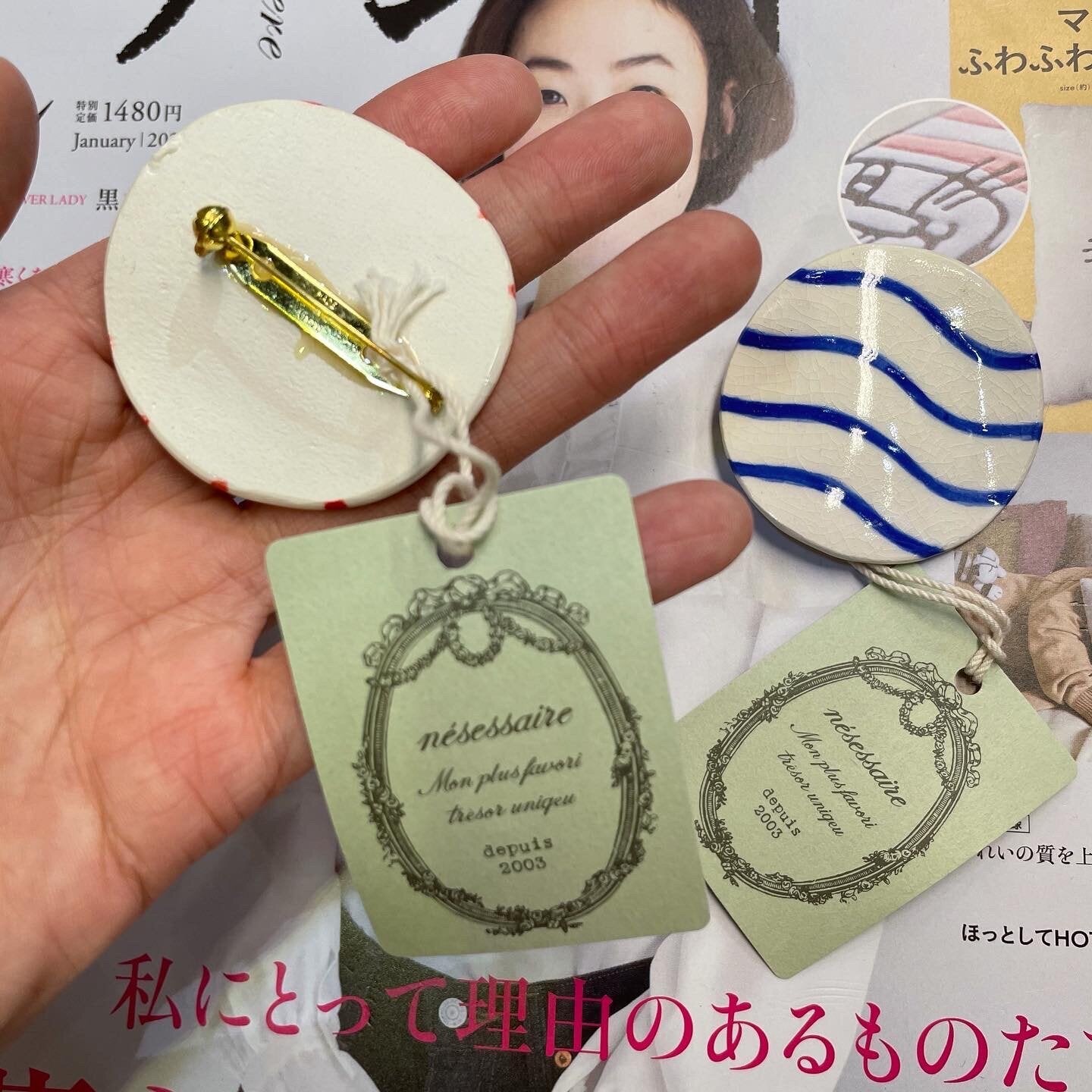 Sale- nesessaire Ceramics Brooches,  2 Colors, made in Japan