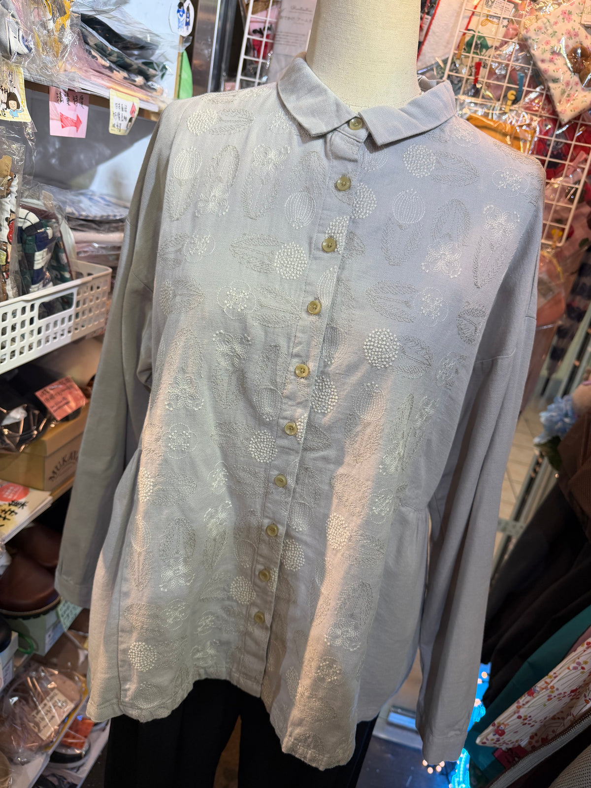 Sale- Sun Valley Tukuroi Embroidery Grey Shirt