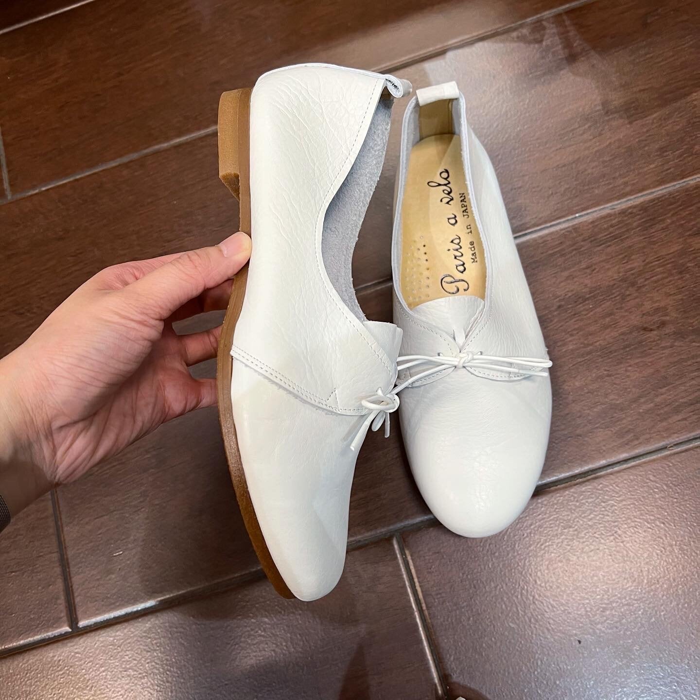 Sale- Paris a velo White Leather Shoes, made in Japan