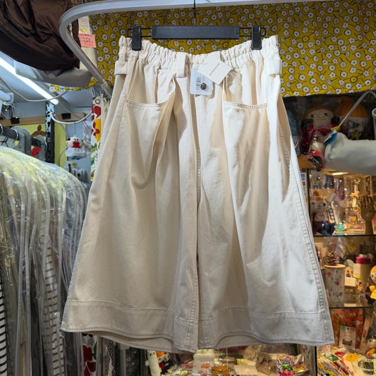Estroislose Shorts, 2 Colors