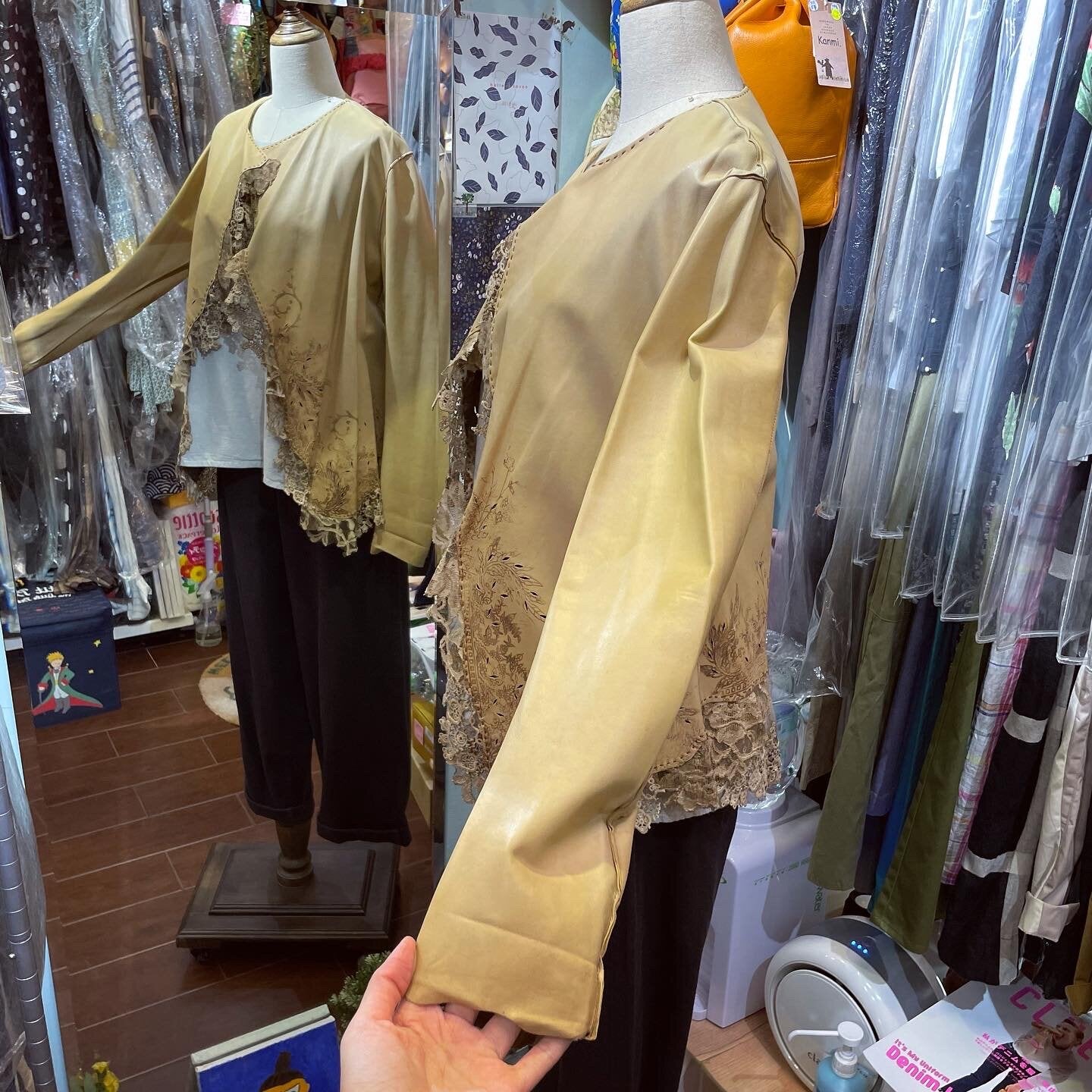EXTRA20- Nigel Preston and Knight LambskinVintage Lace Jacket, made in Europe
